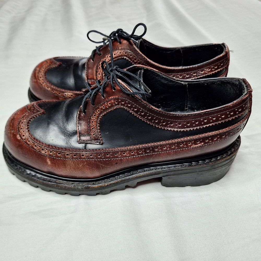 Elegant Red and Black Oxford Derbys with Wingtip Design